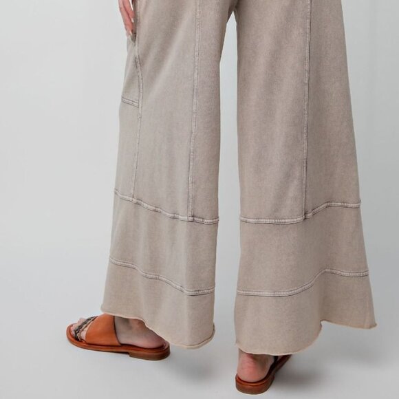 EASEL Select Comfort LUX Premium Mineral Wash Wide Leg Pant Raw Hem Seam Details - Picture 7 of 7